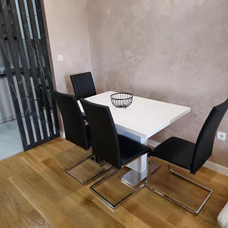 Apartment Point