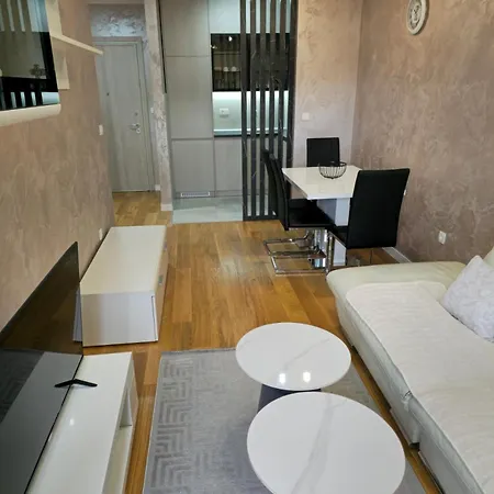 Apartment Point *