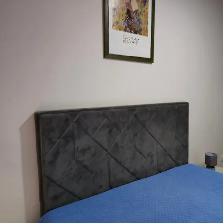 Point Apartment *